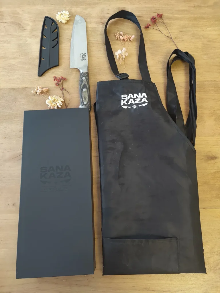 Idées cadeaux d'entreprise : coffret Sanakaza Série Élégance avec couteau Santoku et tablier